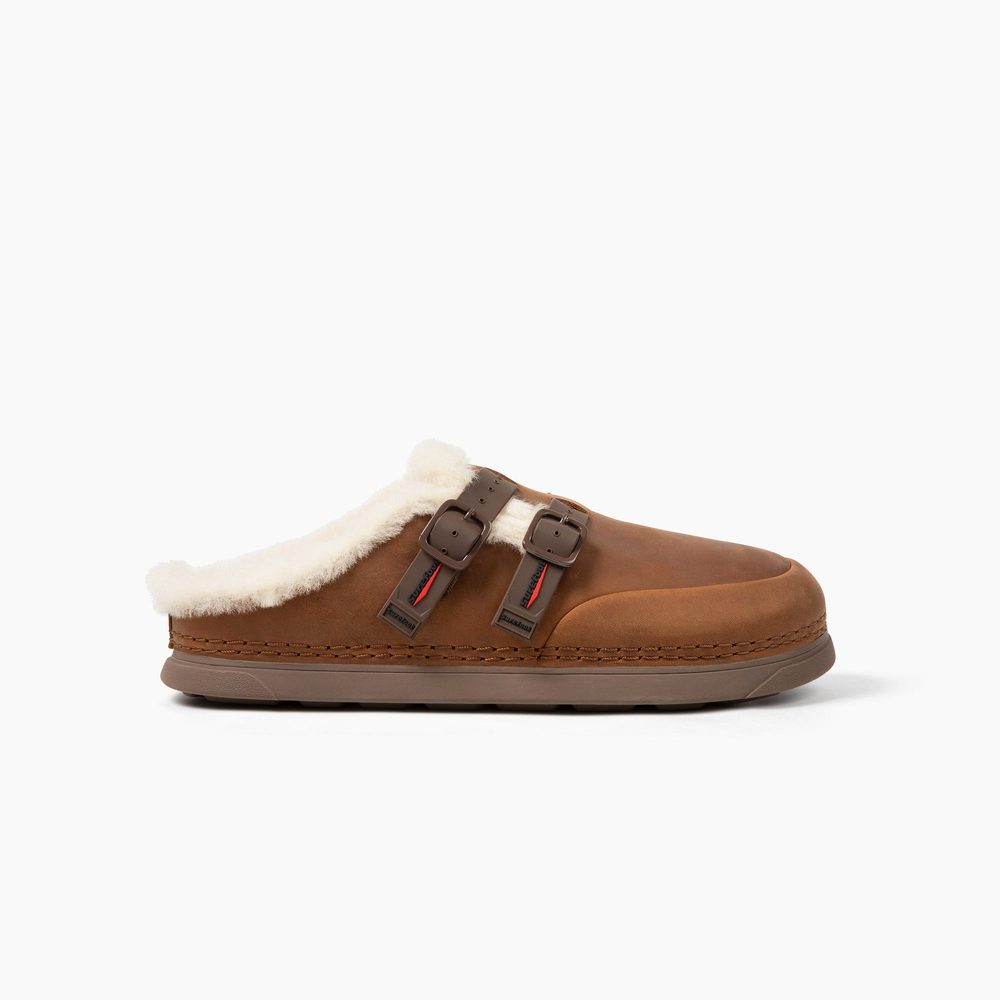 The Surefoot Après Clog in brown leather with shearling lining